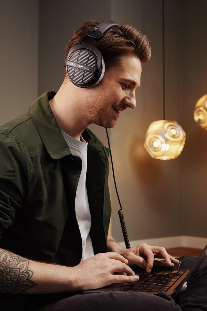 beyerdynamic DT 990 PRO Over-Ear Wired Studio Headphones (Black) - Unboxify