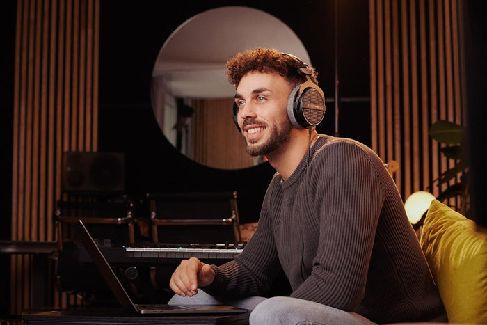 beyerdynamic DT 990 PRO Over-Ear Wired Studio Headphones (Black) - Unboxify