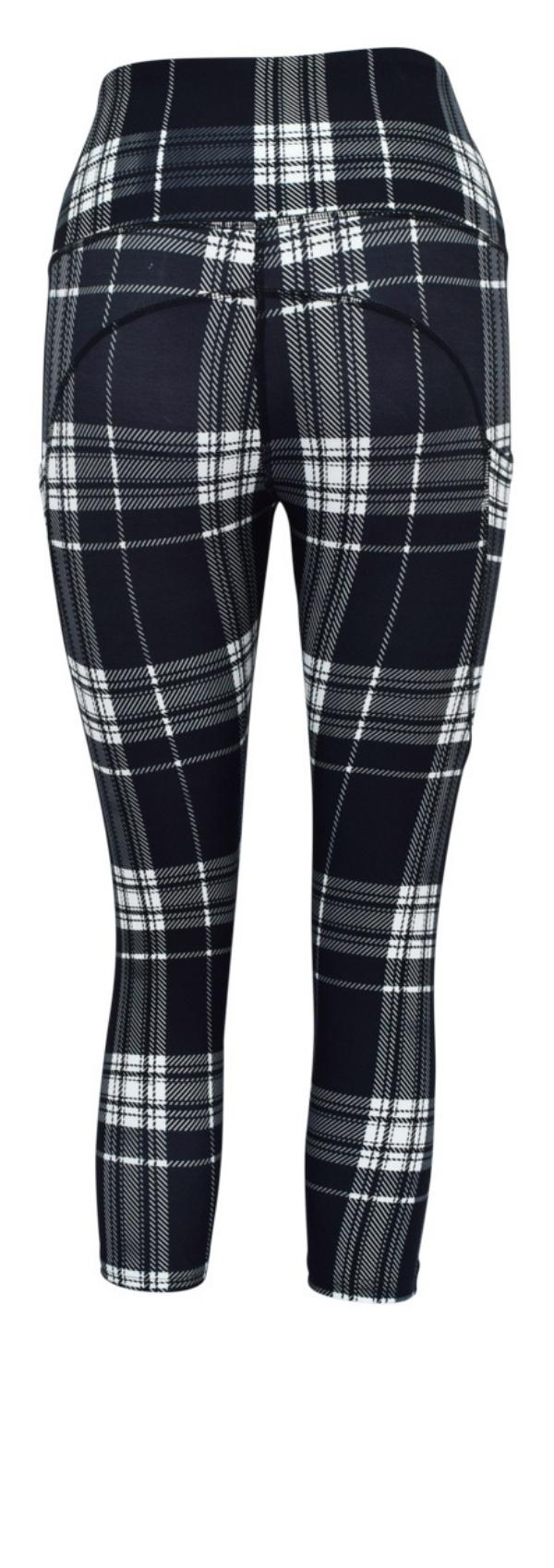Monochrome tartan leggings with pockets, stretchy and breathable fabric, stylish and practical design