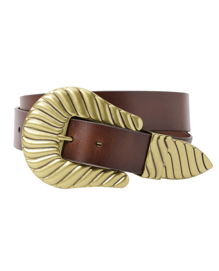 The Big Buckle Belt by THE GREAT. STETSON SP26 in cognac top-grain leather features Western craftsmanship, a large brass textured buckle, and matching tip, shown coiled on a white background.
