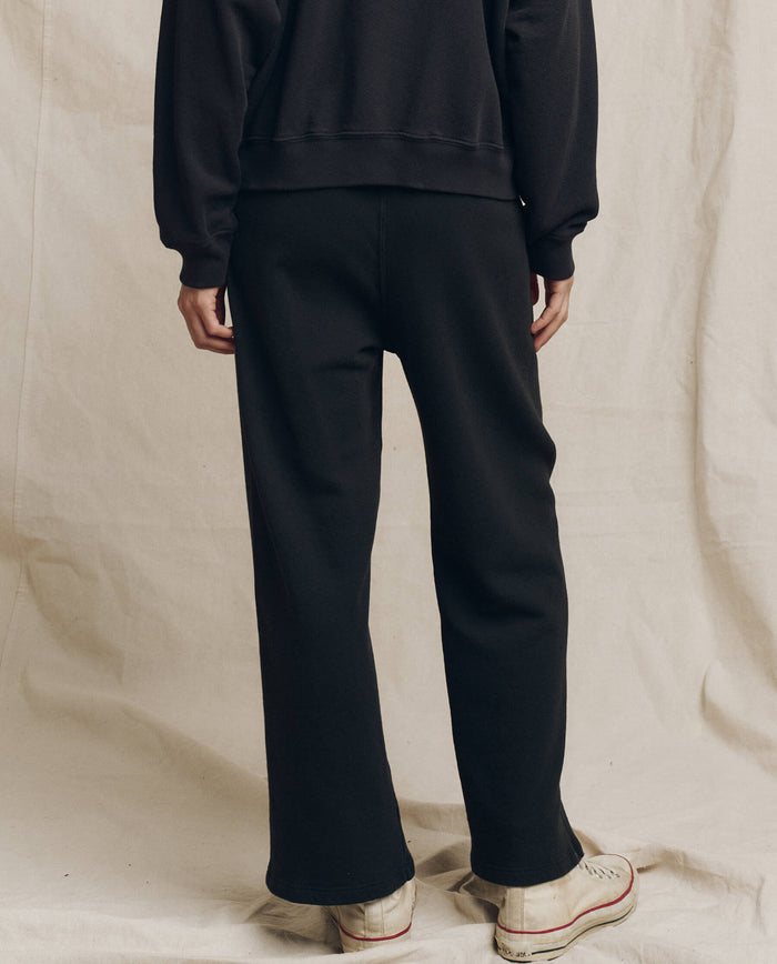 The Lap Sweatpant. Solid -- Almost Black SWEATPANTS THE GREAT. FALL 24 KNITS