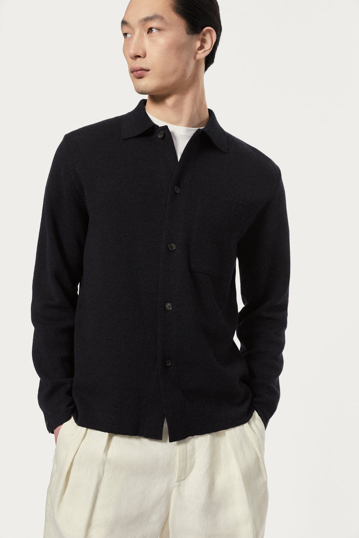 The Linen Cotton Lightweight Overshirt - black