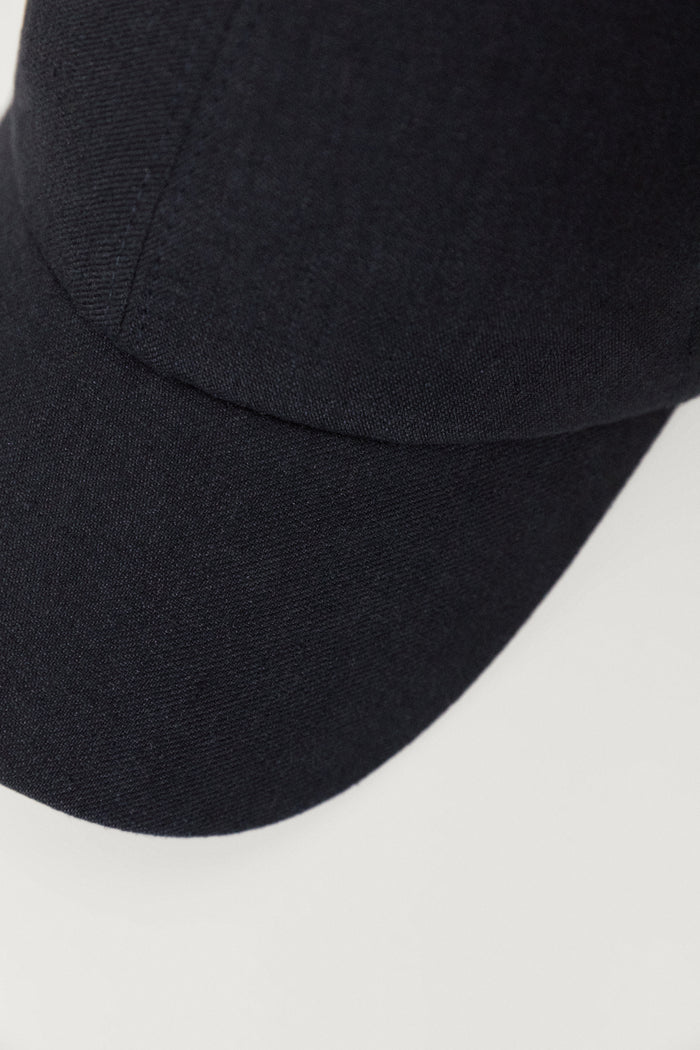 The Linen Twill Baseball Hat - black-navy