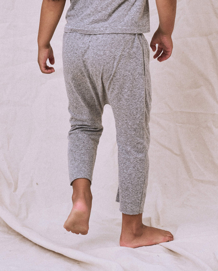 The Little Jersey Crop. -- Heather Grey SWEATPANTS THE GREAT. FALL 22 LITTLE