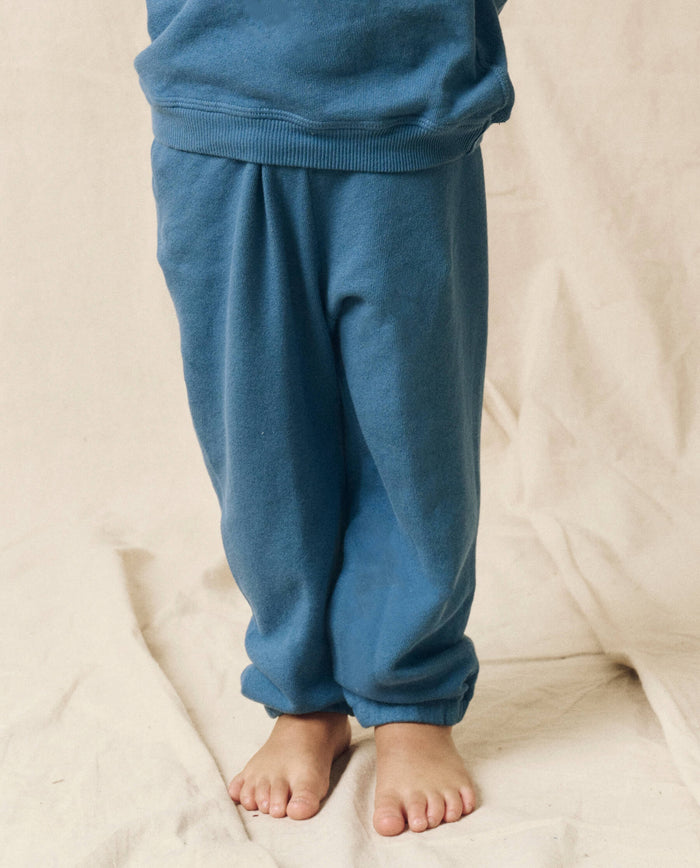 The Little Stadium Sweatpant. Solid -- Glacier Blue SWEATPANTS THE GREAT. HOL 23 LITTLE