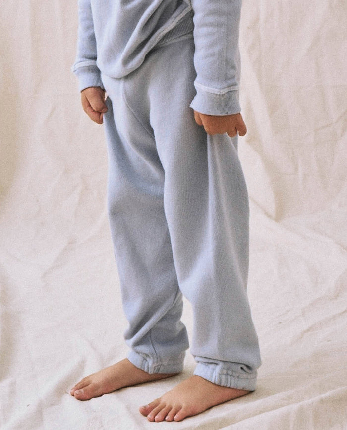 The Little Stadium Sweatpant. Solid -- Whisper Blue SWEATPANTS THE GREAT. HOL 22 LITTLE