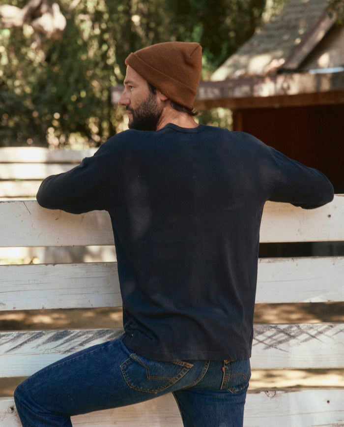 The Men's Boxy Henley. -- Almost Black TEES THE GREAT. HOL 22 MEN