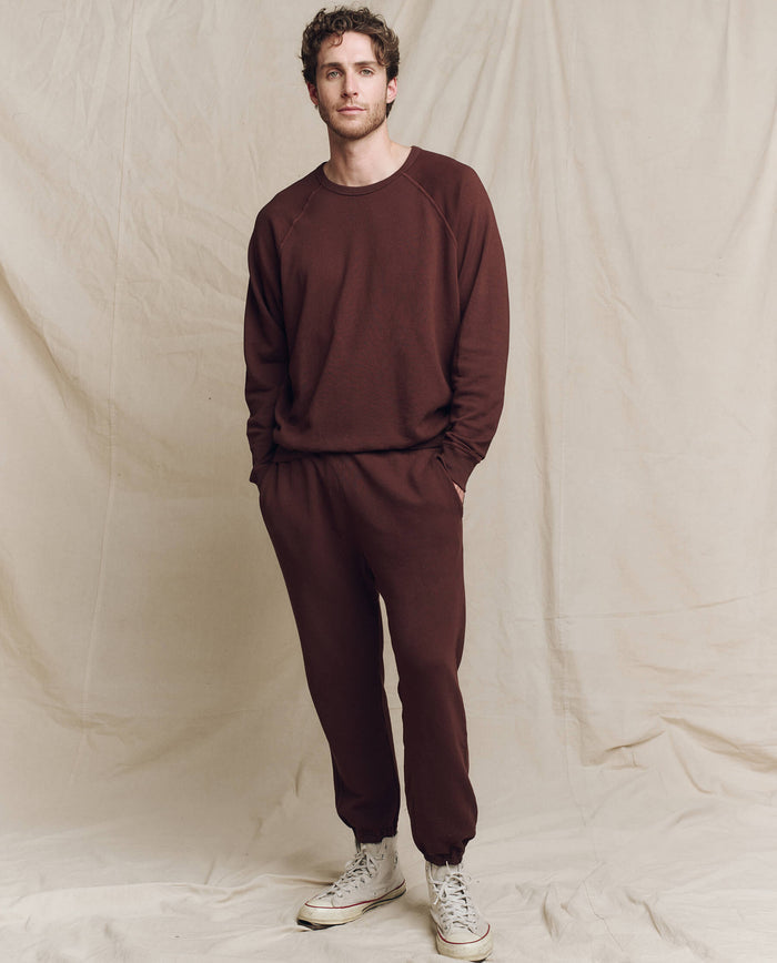 The Men's College Sweatshirt. -- Toasted Walnut SWEATSHIRTS THE GREAT. FALL 24 MEN