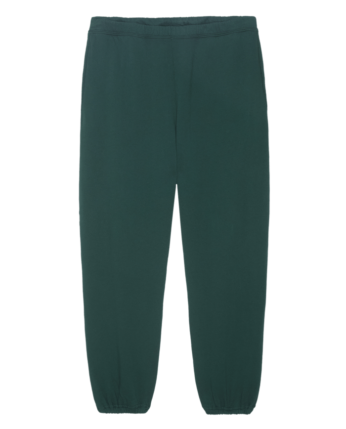 The Men's Stadium Sweatpant in Pinyon green by THE GREAT. HOL 24 MEN, featuring an elastic waistband and cuffs, elegantly displayed on a white background.