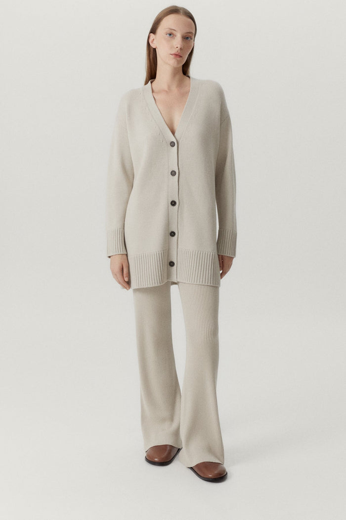 the merino wool oversize cardigan pearl