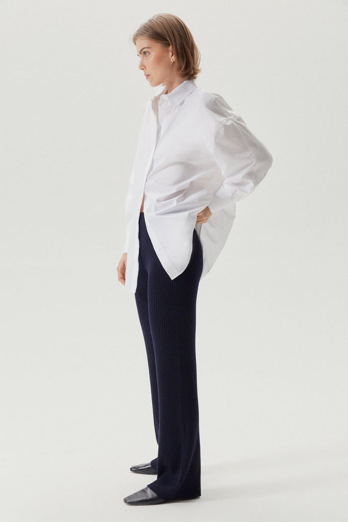 the merino wool ribbed pants x oxford blue