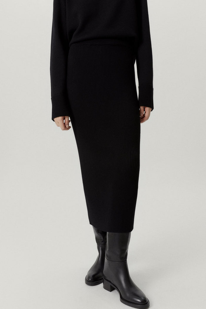 the merino wool ribbed skirt black