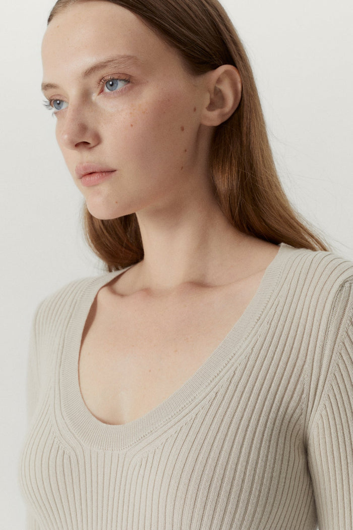 the merino wool u neck sweater pearl