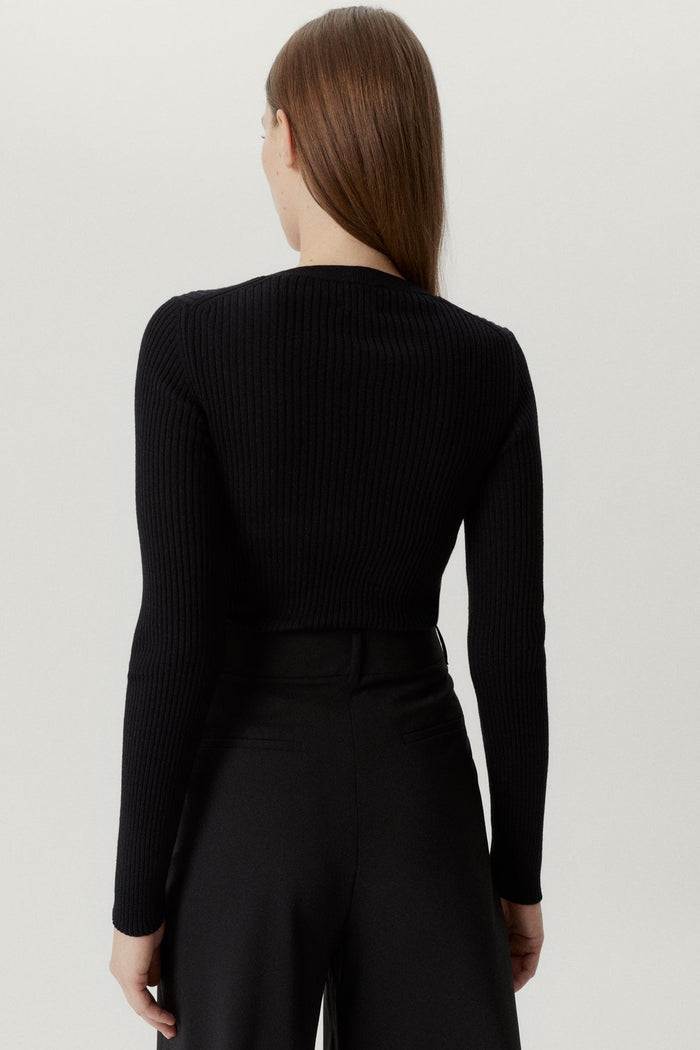 the merino wool u neck sweater black