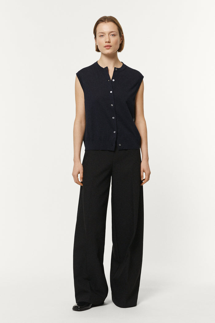 The Organic Cotton Buttoned Vest Deep Blue