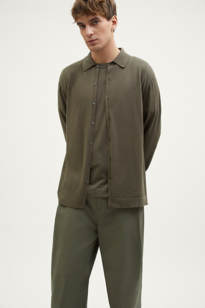 the organic cotton knit t shirt kaki green