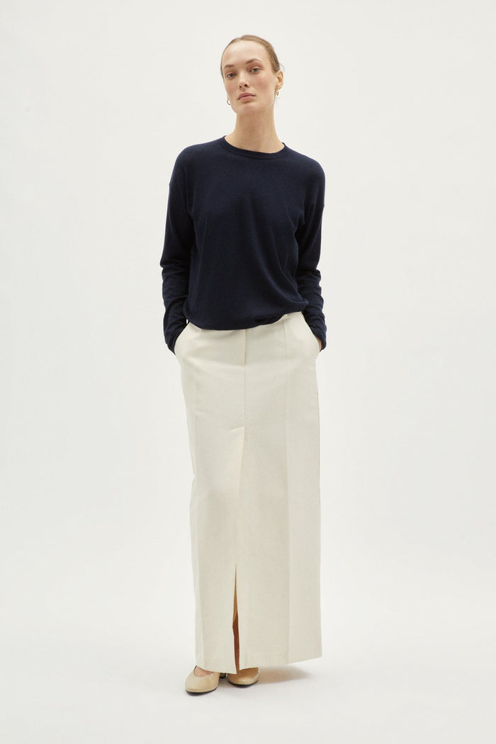 lightweight long sleeve t shirt in organic cotton deep blue