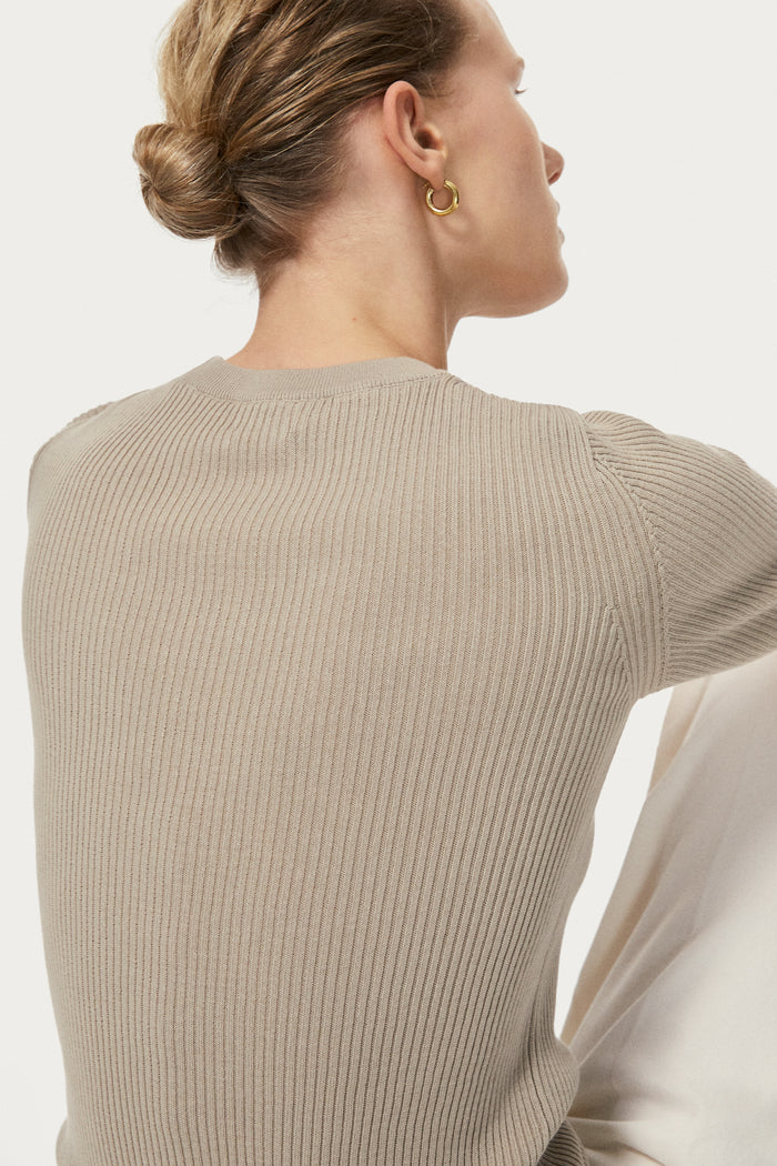 the organic cotton t-shirt wet sand