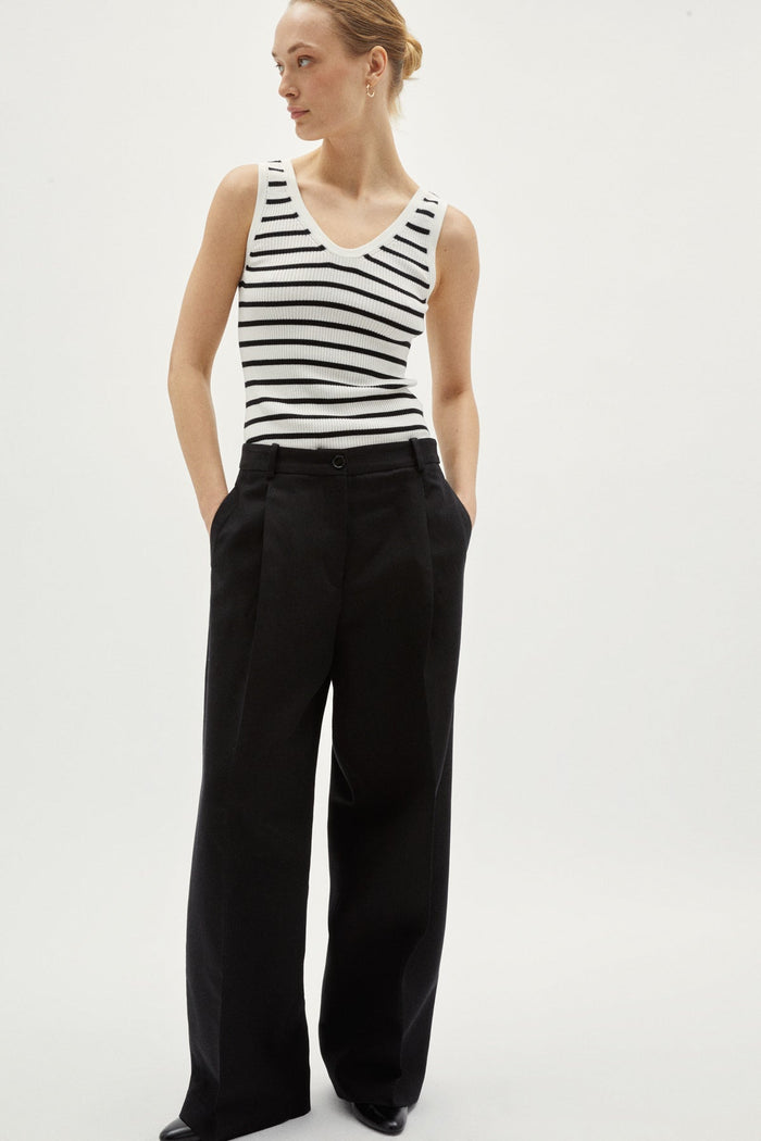 the organic cotton ribbed v neck tank top stripes