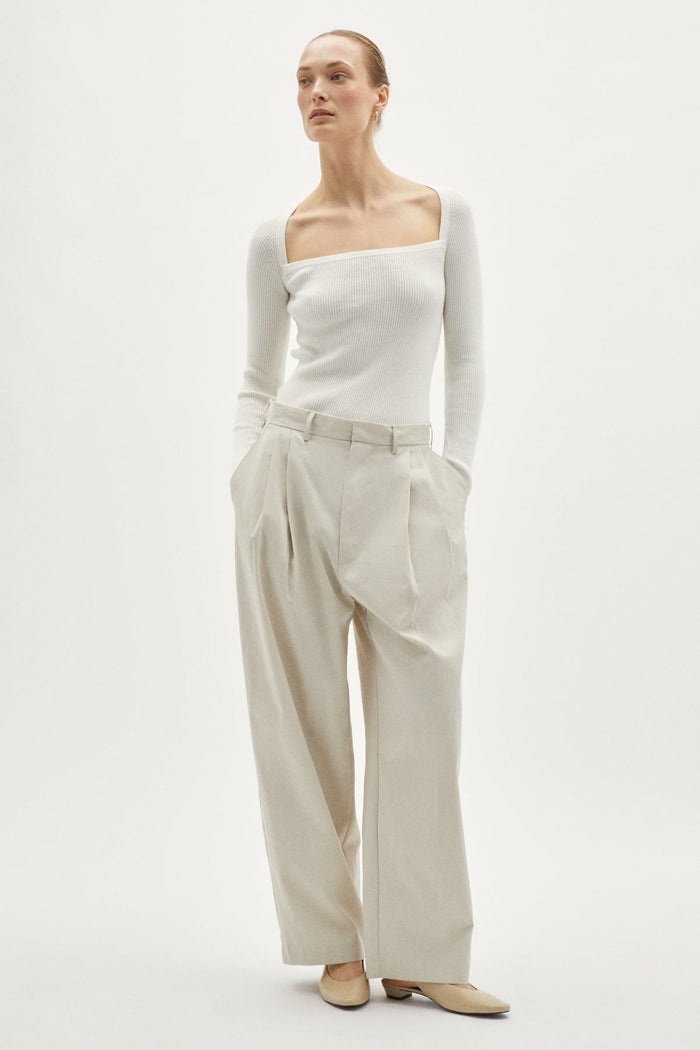 long sleeve ribbed top with special neckline milk white