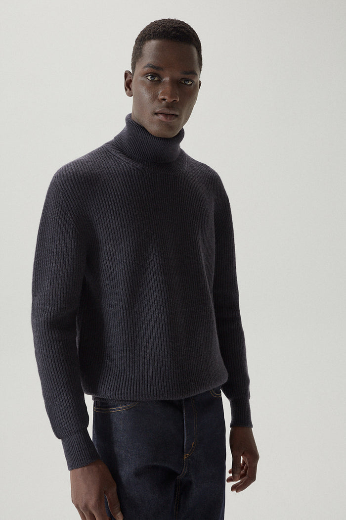 The Wool Turtleneck Sweaterdark grey