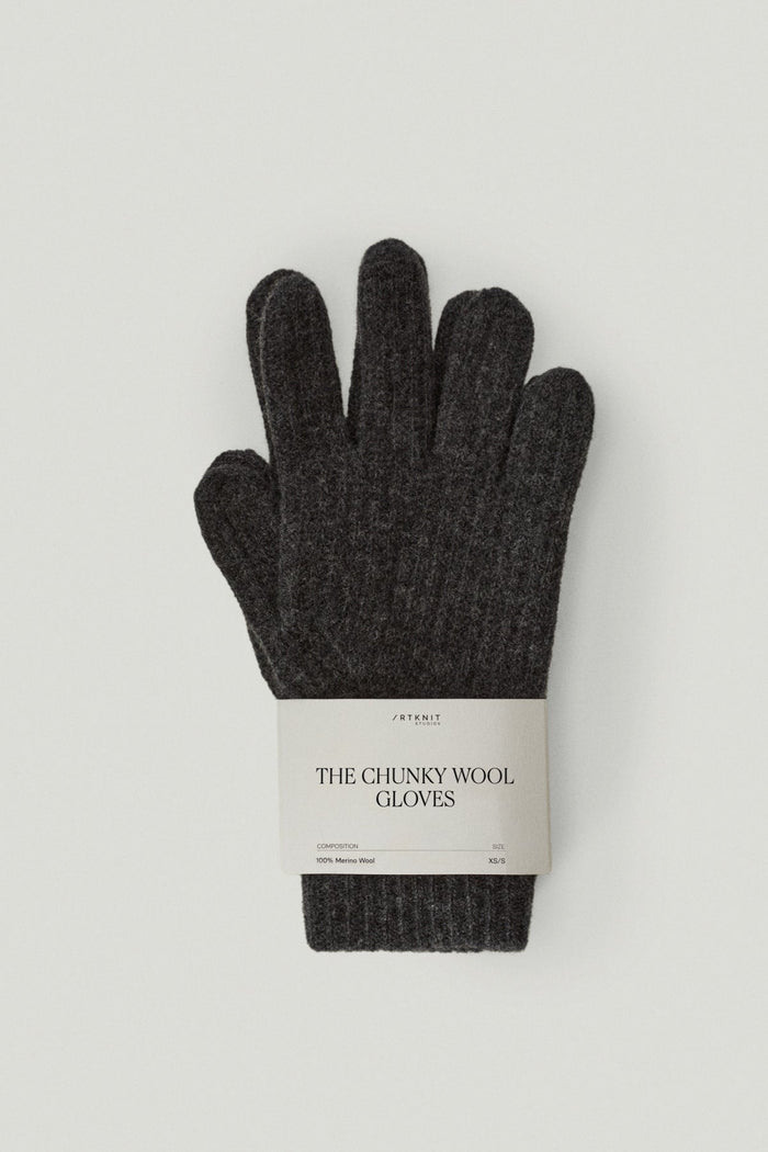 the woolen ribbed gloves ash grey
