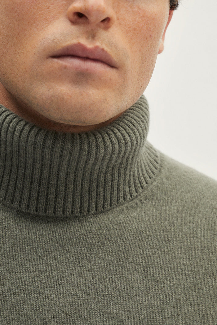 The Woolen Roll-Neck