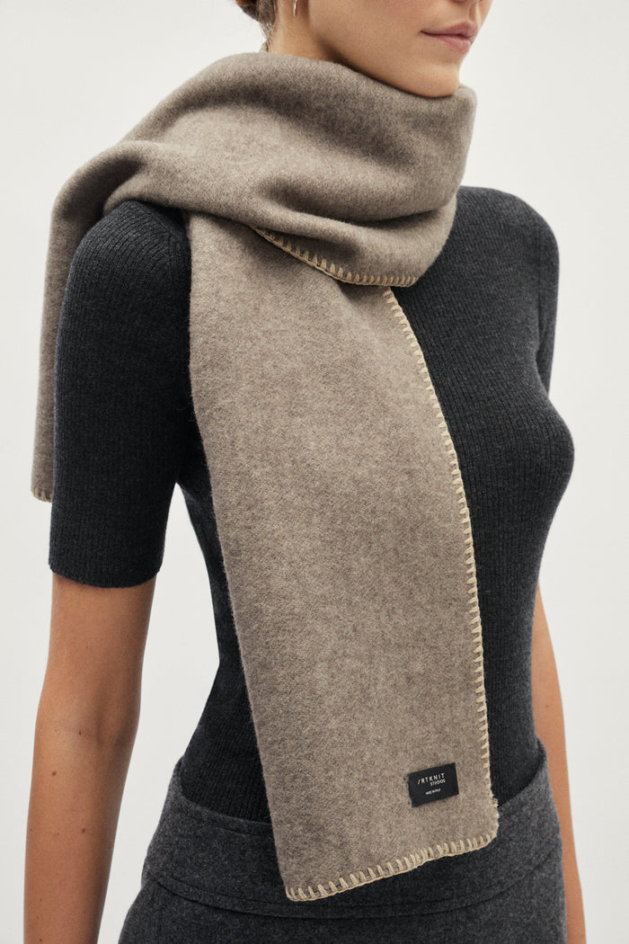 The Woolen Scarf