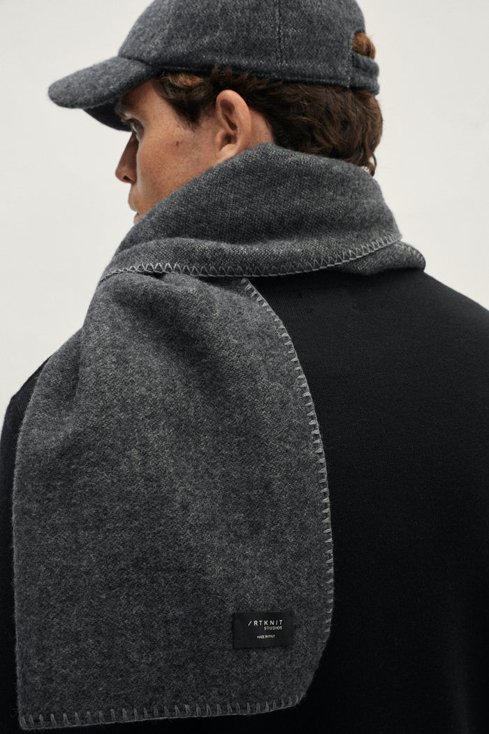 The Woolen Scarf